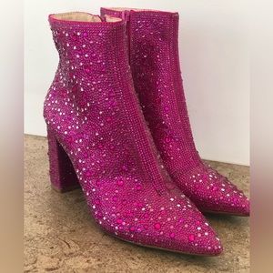 BETSEY JOHNSON SZ 8 Pink Sparkle Crystal Glass Party Heeled Ankle Boot BB Cady